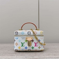 Louis Vuitton M13662 Vanity case Size: 19 x 11.5 x 6.5cm 2025 new 