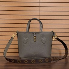 Louis Vuitton M12109 Neverfull inside out Size: 14 x 9 x 24cm 2025 new 
