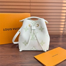 Louis Vuitton M24048 NéoNoé BBMatcha Green  Size: 20x20x13cm 2025 new 