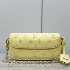Louis Vuitton M11299 Ivy-pink   Size: 23.5x12x4.3cm 2025 new 