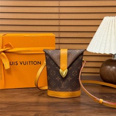 Louis Vuitton M11629  Fry Box  Size: 12.5x18x8.5cm 2025 new 