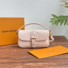 Louis Vuitton M83566pink  nano diane（pink  ） Size: 19x10.5x6cm 2025 new 