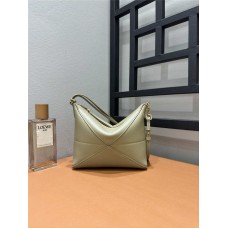 Loewe Puzzle Fold Pouch 尺寸:23*6.5*15.5cm 2025 new 