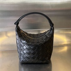 BV Wallace   776781   Size 17x13.5x5.3cm 2025 new 