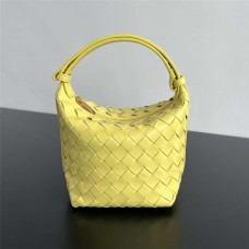 BV Wallace   776781   Size 17x13.5x5.3cm 2025 new 