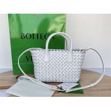 BV Mini Cabat  709464    Size 20x15x12cm  2025 new 