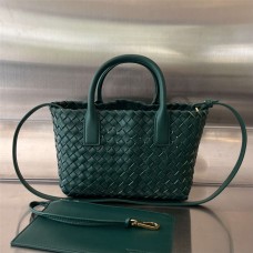 BV Mini Cabat  709464    Size 20x15x12cm  2025 new 