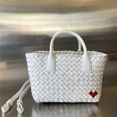 BV Mini Cabat  709464    Size 20x15x12cm  2025 new 
