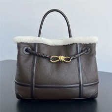 BV Andiamo 743572  Size 32.5x24x12 2025 new 