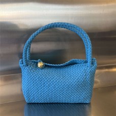 BV Tosca  Size 27x18x8cm 2025 new 