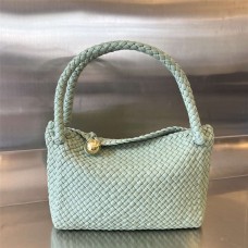 BV Tosca  Size 27x18x8cm 2025 new 