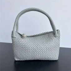 BV Tosca  Size 27x18x8cm 2025 new 