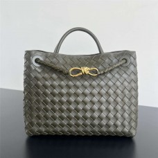 BV Andiamo   743572  Size 32.5x24x12   2025 new 