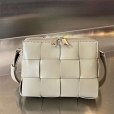 BV 730027  Size 20x15x5cm 2025 new 