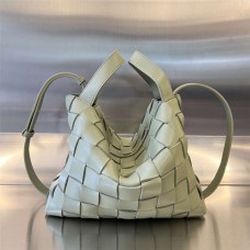 BV 730327   Size 28x21x16.5cm 2025 new 