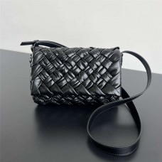BV  Rumple 787113  Size 21x14x5cm 2025 new 