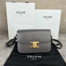 Celine TRIOMPHE medium  22.5 X 16.5 X 7.5 cm   Model 187363 2025 new 