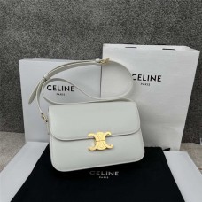 Celine TRIOMPHE medium  22.5 X 16.5 X 7.5 cm   Model 187363 2025 new 