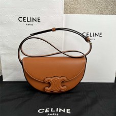 Celine BESACE TRIOMPHE   Size 23x13.5x6cm   Model: 111233 2025 new 