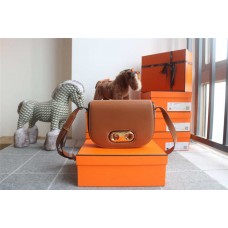 Celine MAILLON TRIOMPHE  medium  23 X 19 X 6 cm   Model 193123 2025 new 