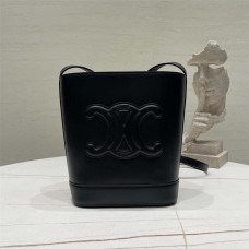 Celine Cuir Triomphe    Size: 30x22x13cm   Model: 198243 2025 new 