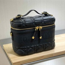 Dior   Size: 18.5 x 13 x 10.5 2025 new 