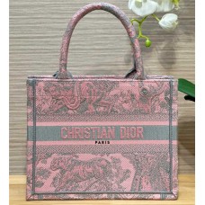 Dior book tote   Size: 26.5 x 21 x 14 2025 new 