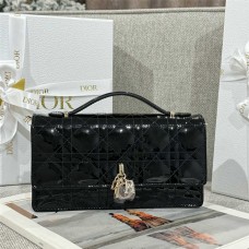 Dior WOC   Size: 21* 11.5*4.5cm 2025 new 