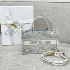 Dior Mini Tote   Size: 21.5*13*7.5 2025 new 