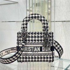 Dior Lady Dior   Size: 17 x 15 ×7cm 2025 new 