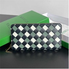 Bottega Venate wallet  new 