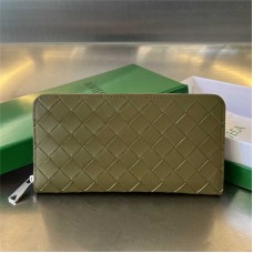 Bottega Venate wallet  new 