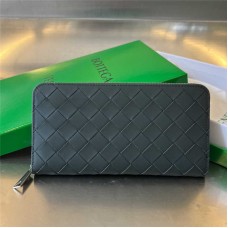 Bottega Venate wallet  new 