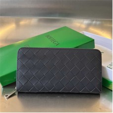 Bottega Venate wallet  new 