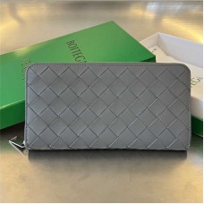 Bottega Venate wallet  new 
