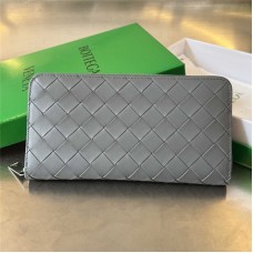 Bottega Venate wallet  new 