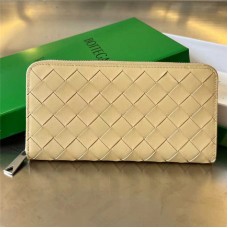 Bottega Venate wallet  new 