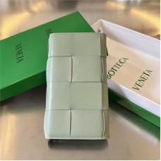 Bottega Venate wallet  new 