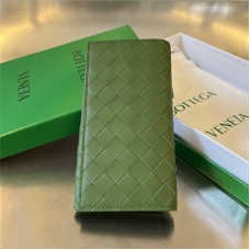 Bottega Venate wallet  new 