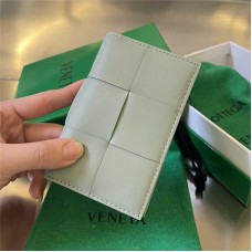 Bottega Venate wallet  new 