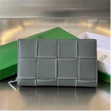 Bottega Venate wallet  new 