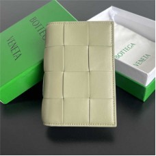 Bottega Venate wallet  new 