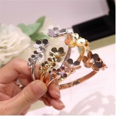 VCA Van Cleef & Arpels Jewelry new 