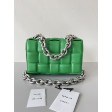BV  Cassette Chain Padded Cassette Green Silver Buckle Medium 26 Size: 26x18x6cm Full Leather