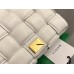 BV  Cassette 19 Medium White 19x12x5cm Full Leather