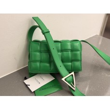 BV  Cassette 19 Medium Green 19x12x5cm Full Leather