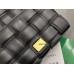 BV  Cassette 19 Medium Black 19x12x5cm Full Leather