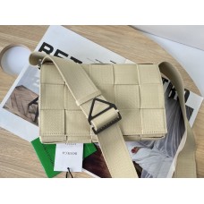 BOTTEGA VENETA Cassette 25 Medium New White 25x15x5cm Full Leather