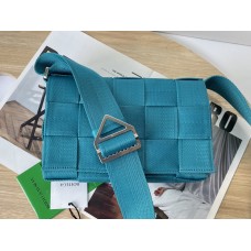 BV  Cassette 25 Medium New Blue 25x15x5cm Full Leather