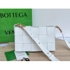 BV  Cassette 23 Medium White with Metal 23x15x5cm Full Leather
